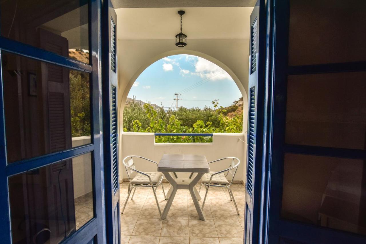 Vardes Hotel Studios Amoopi Extérieur photo