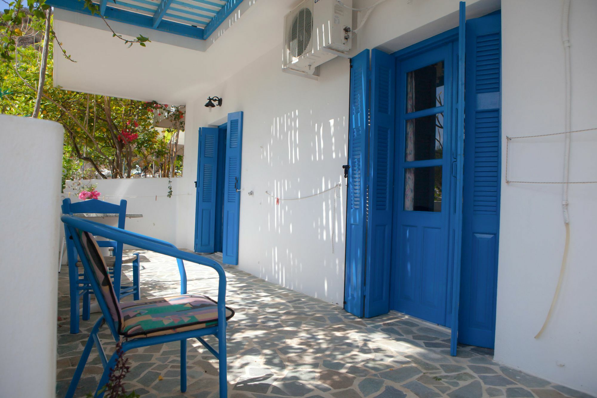 Vardes Hotel Studios Amoopi Extérieur photo